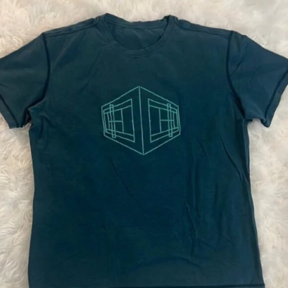 Lululemon Short Sleeve Tee with Geometric Design - Picture 1 of 3